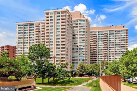 4515 Willard Ave #S1407, Chevy Chase, MD 20815