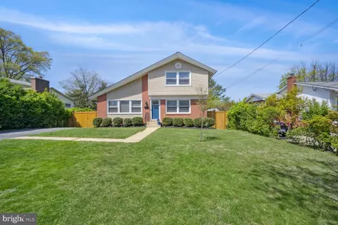 217 W Edmonston Dr, Rockville, MD 20852