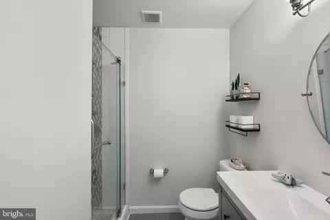 Bath - 4012 Briars Rd, Olney, MD 20832 photo 2 of 5