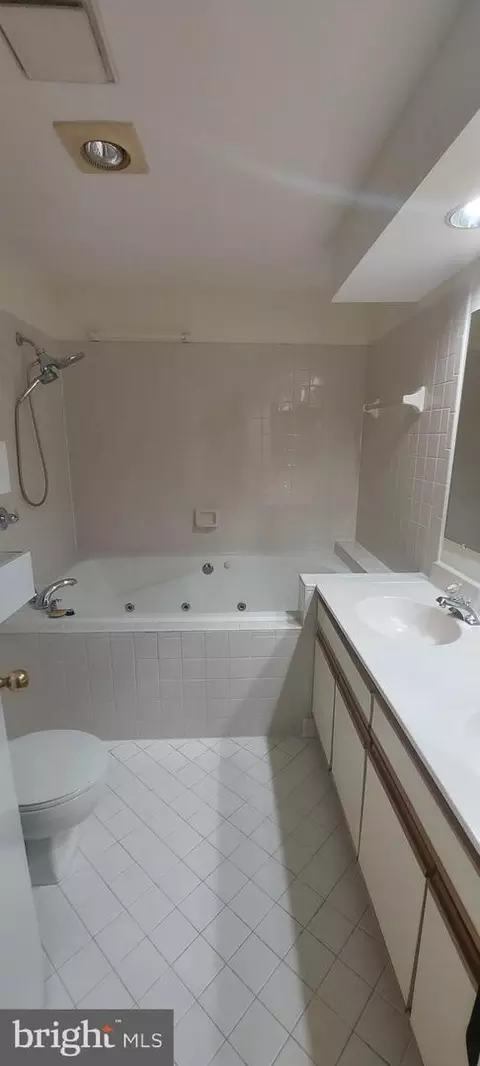 Bath - 13601 Sir Thomas Way #2-C-32, Silver Spring, MD 20904 photo 1 of 2