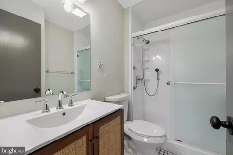 Bath - 9750 Hedin Dr, Silver Spring, MD 20903 photo 2 of 4