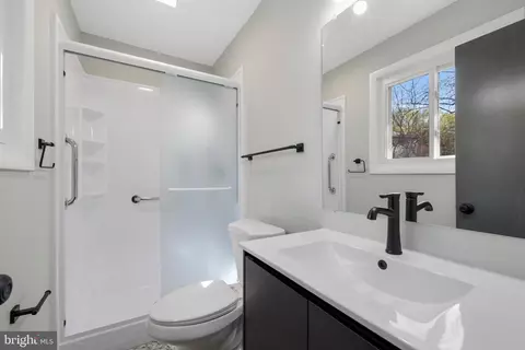Bath - 9750 Hedin Dr, Silver Spring, MD 20903 photo 1 of 4