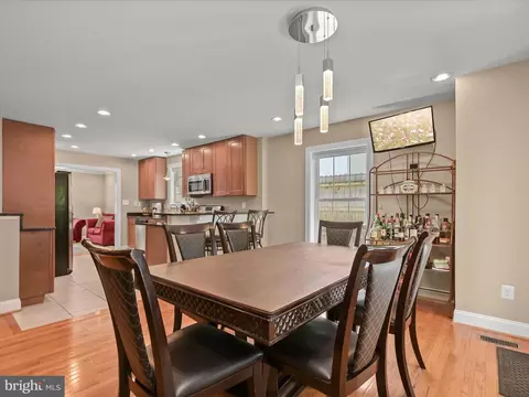 Dining - 3705 Adams Dr, Silver Spring, MD 20902 photo 2 of 4
