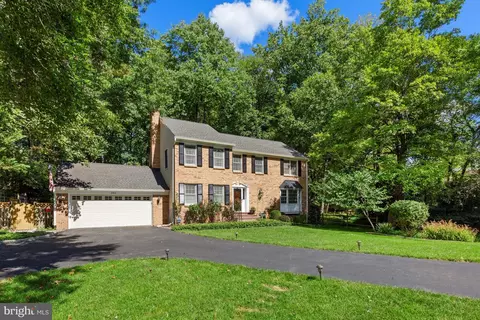 Exterior - 302 Colesville Manor Dr, Silver Spring, MD 20904 photo 4 of 12