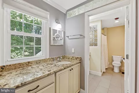 Bath - 302 Colesville Manor Dr, Silver Spring, MD 20904 photo 3 of 4