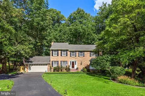 Exterior - 302 Colesville Manor Dr, Silver Spring, MD 20904 photo 2 of 12