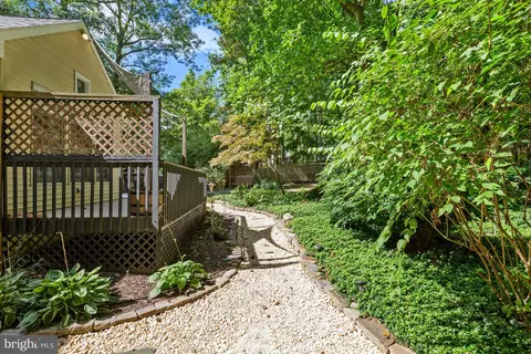 Exterior - 302 Colesville Manor Dr, Silver Spring, MD 20904 photo 10 of 12