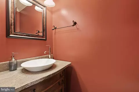 Bath - 302 Colesville Manor Dr, Silver Spring, MD 20904 photo 1 of 4