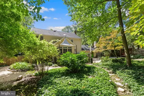Exterior - 302 Colesville Manor Dr, Silver Spring, MD 20904 photo 9 of 12