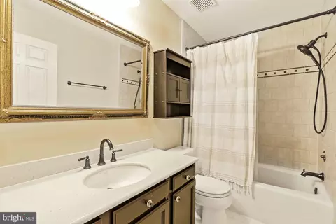 Bath - 302 Colesville Manor Dr, Silver Spring, MD 20904 photo 2 of 4