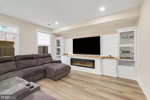 Living - 3505 Landing Way, Silver Spring, MD 20906 photo 2 of 3