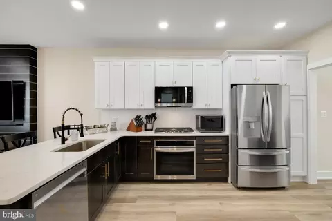 Kitchen - 3505 Landing Way, Silver Spring, MD 20906 photo 3 of 5