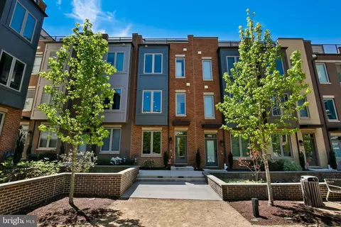 808 Thompson Cres #17, Rockville, MD 20852