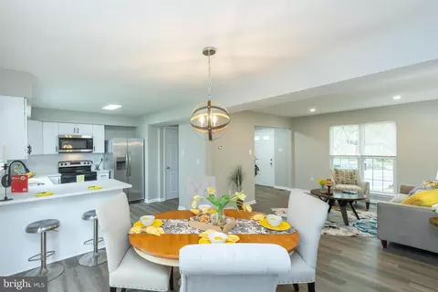 17611 Longview Ln, Olney, MD 20832