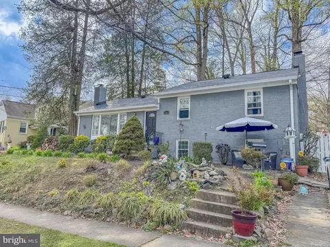 5302 Cromwell Dr, Bethesda, MD 20816