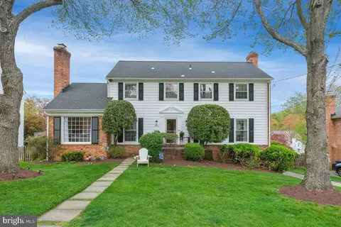 7001 Old Stage Rd, North Bethesda, MD 20852