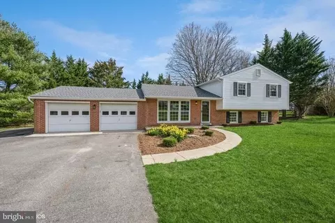 20917 Brooke Knolls Rd, Gaithersburg, MD 20882