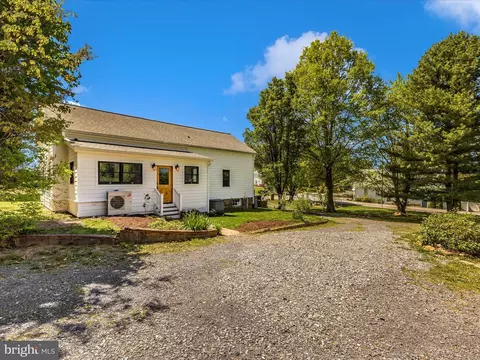 Exterior - 17925 Barnesville Rd, Barnesville, MD 20838 photo 12 of 16