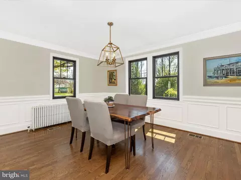 Dining - 17925 Barnesville Rd, Barnesville, MD 20838 photo 1 of 4