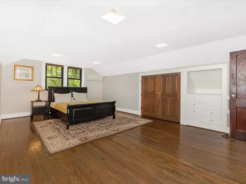 Living - 17925 Barnesville Rd, Barnesville, MD 20838 photo 5 of 5