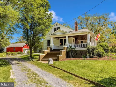 Exterior - 17925 Barnesville Rd, Barnesville, MD 20838 photo 5 of 16