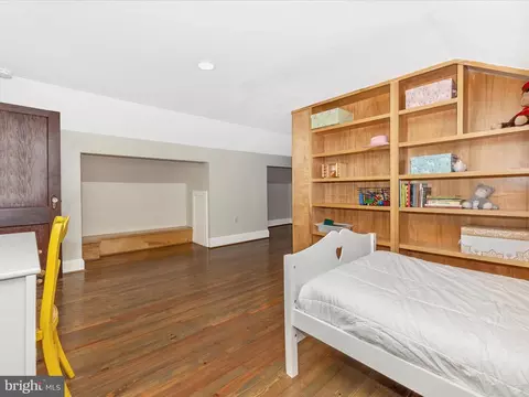 Bedroom - 17925 Barnesville Rd, Barnesville, MD 20838 photo 6 of 6
