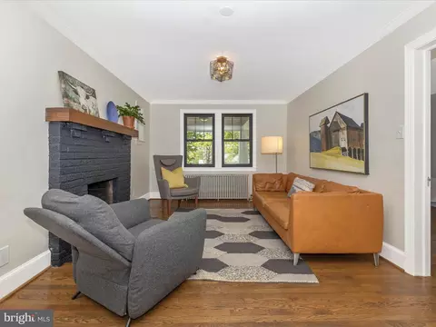 Living - 17925 Barnesville Rd, Barnesville, MD 20838 photo 1 of 5
