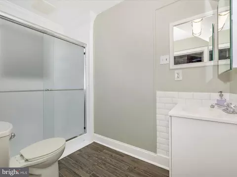 Bath - 17925 Barnesville Rd, Barnesville, MD 20838 photo 2 of 4