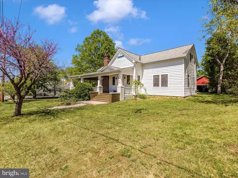 Exterior - 17925 Barnesville Rd, Barnesville, MD 20838 photo 7 of 16