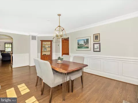 Dining - 17925 Barnesville Rd, Barnesville, MD 20838 photo 4 of 4