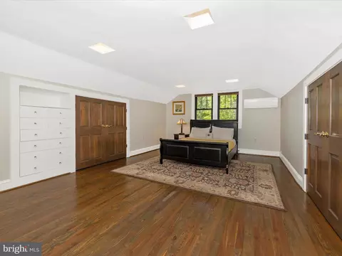 Living - 17925 Barnesville Rd, Barnesville, MD 20838 photo 4 of 5