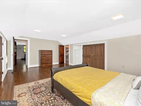 Bedroom - 17925 Barnesville Rd, Barnesville, MD 20838 photo 5 of 6