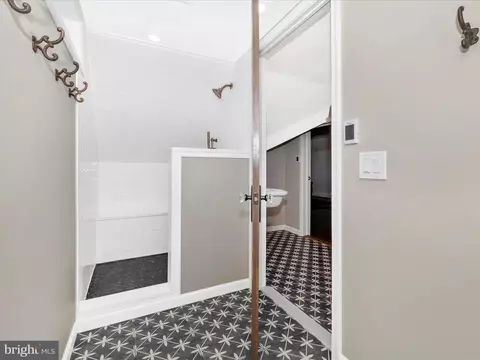 Bath - 17925 Barnesville Rd, Barnesville, MD 20838 photo 4 of 4
