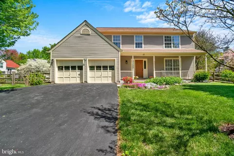 17 Tea Rose Ct, Gaithersburg, MD 20879