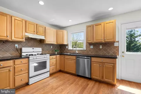 Kitchen - 406 Whitestone Rd, Silver Spring, MD 20901 photo 3 of 5