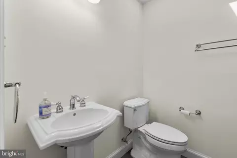 Bath - 406 Whitestone Rd, Silver Spring, MD 20901 photo 3 of 4
