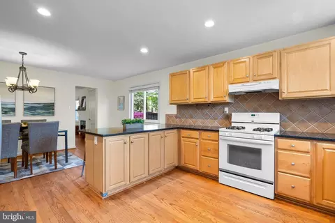 Kitchen - 406 Whitestone Rd, Silver Spring, MD 20901 photo 4 of 5