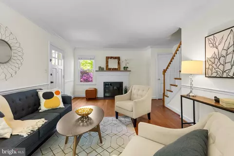 Living - 406 Whitestone Rd, Silver Spring, MD 20901 photo 2 of 5