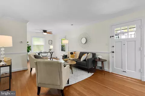 Living - 406 Whitestone Rd, Silver Spring, MD 20901 photo 1 of 5