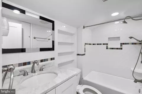 Bath - 406 Whitestone Rd, Silver Spring, MD 20901 photo 2 of 4