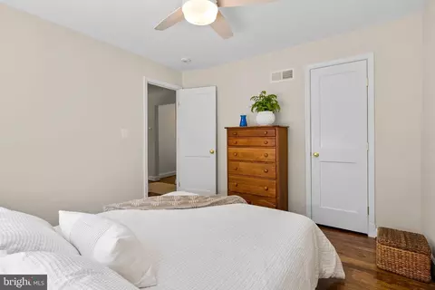 Bedroom - 405 Williamsburg Dr, Silver Spring, MD 20901 photo 4 of 6