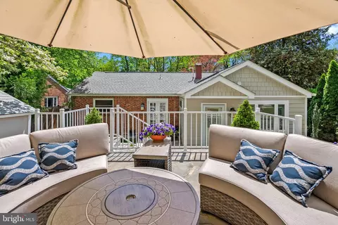 Exterior - 405 Williamsburg Dr, Silver Spring, MD 20901 photo 9 of 12