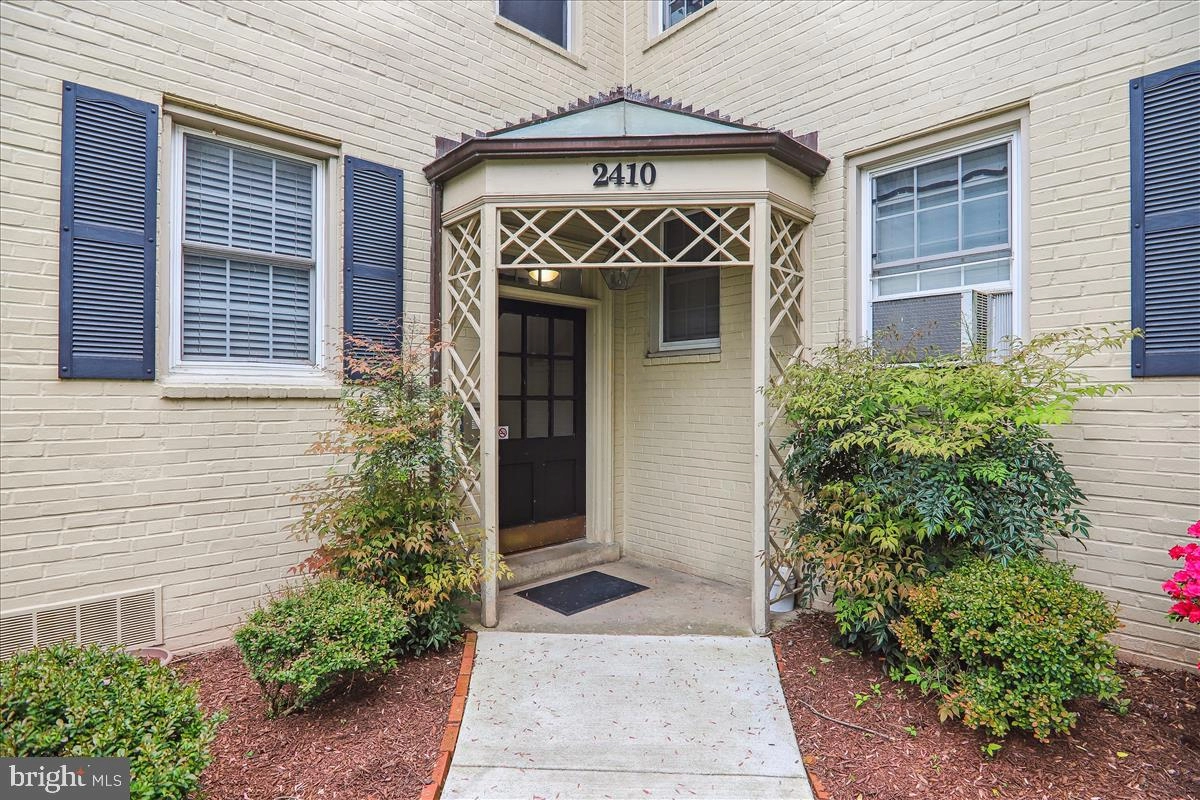 Exterior - 2410 Colston Dr #103, Silver Spring, MD 20910 photo 2 of 8