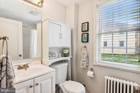 Bath - 2410 Colston Dr #103, Silver Spring, MD 20910 photo 3 of 3