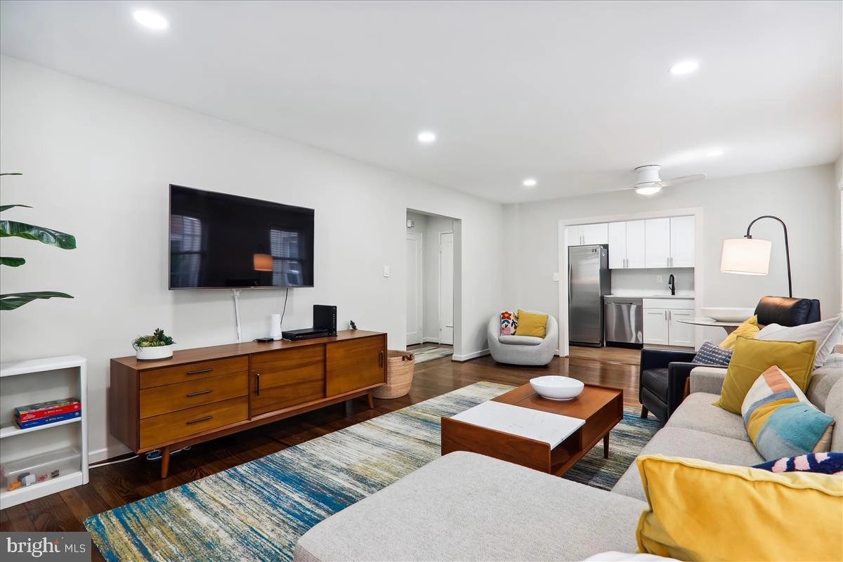 Living - 2410 Colston Dr #103, Silver Spring, MD 20910 photo 5 of 7