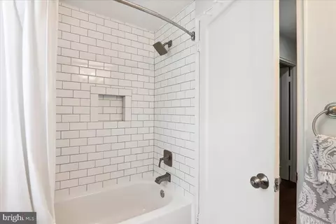 Bath - 2410 Colston Dr #103, Silver Spring, MD 20910 photo 2 of 3