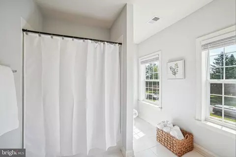 Entry Way - 17029 Hughes Rd, Poolesville, MD 20837 photo 8 of 12