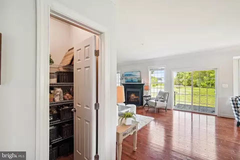 Entry Way - 17029 Hughes Rd, Poolesville, MD 20837 photo 4 of 12