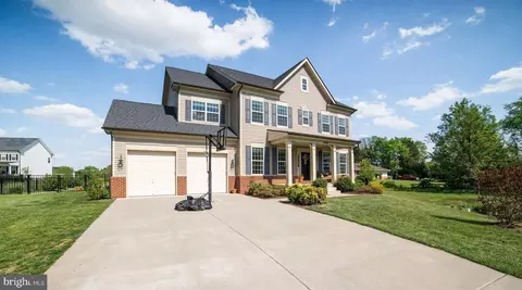 Exterior - 17029 Hughes Rd, Poolesville, MD 20837 photo 2 of 13