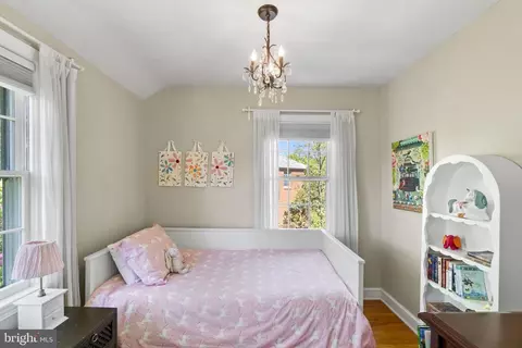 Bedroom - 10118 Greeley Ave, Silver Spring, MD 20902 photo 4 of 8
